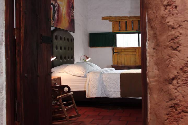 Room 4 of 126