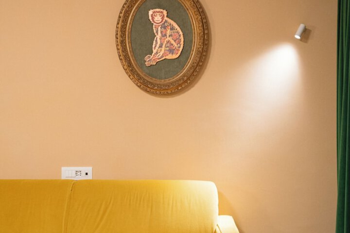 Room 40 of 153