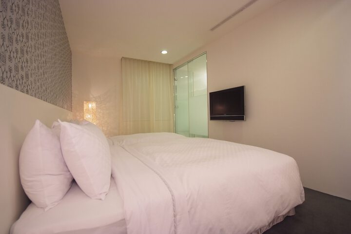 Room 26 of 50
