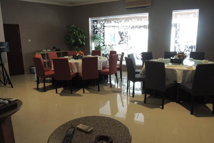 Dining 42 of 61