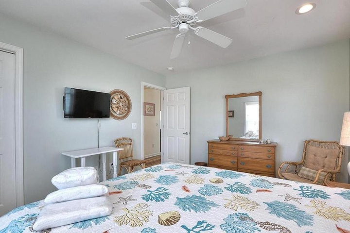 Room 6 of 17