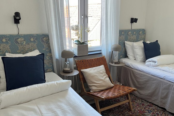 Room 27 of 62