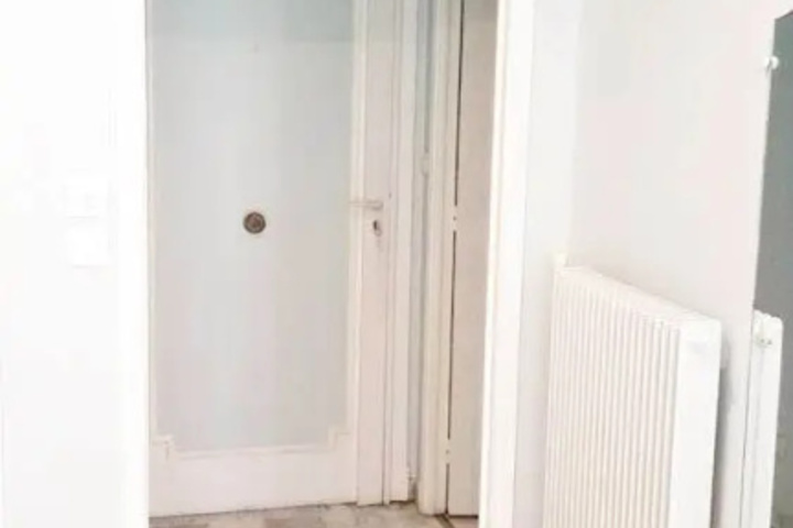 Room 9 of 15