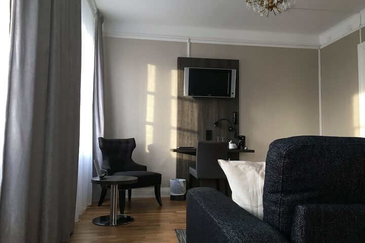 Room 11 of 113