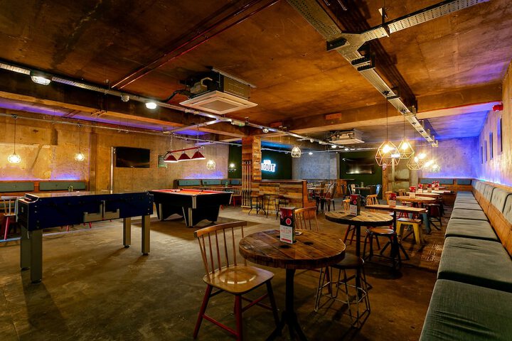 Lounge 42 of 48