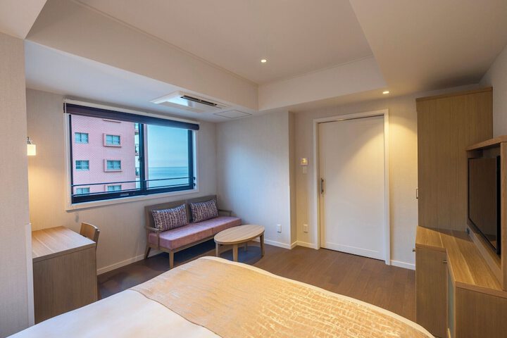 Room 21 of 96