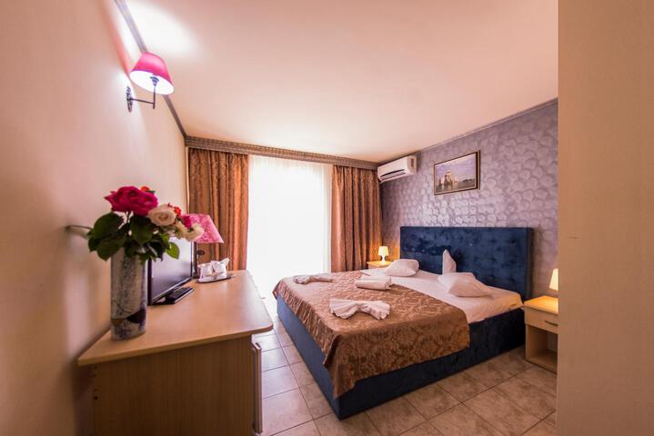 Room 21 of 49