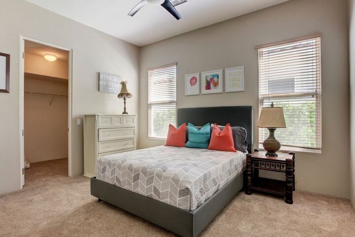 Room 2 of 38