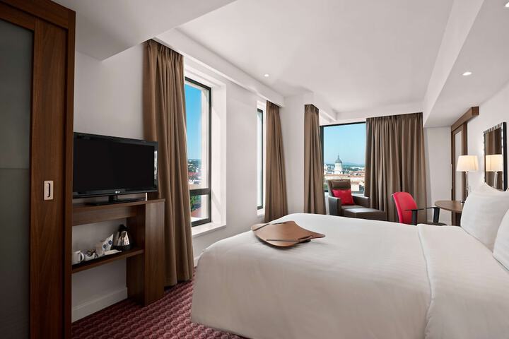 Room 16 of 60