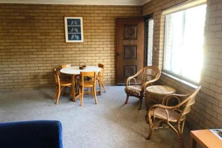 Room 3 of 8
