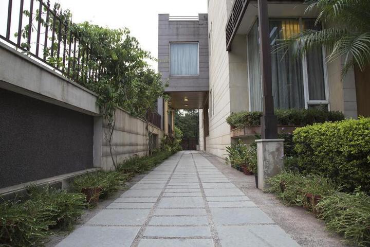 FabHotel Canny House Salt Lake