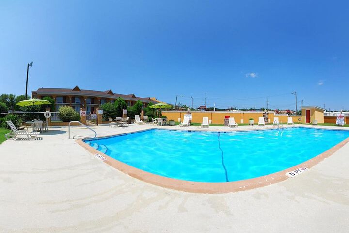 Hotel with Pool
