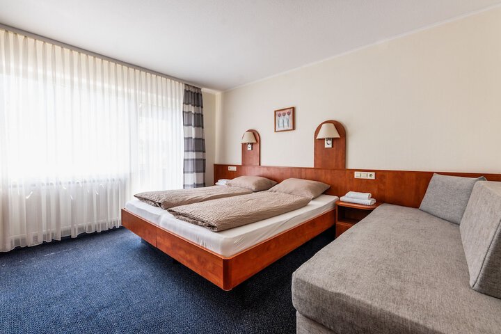 Room 12 of 112