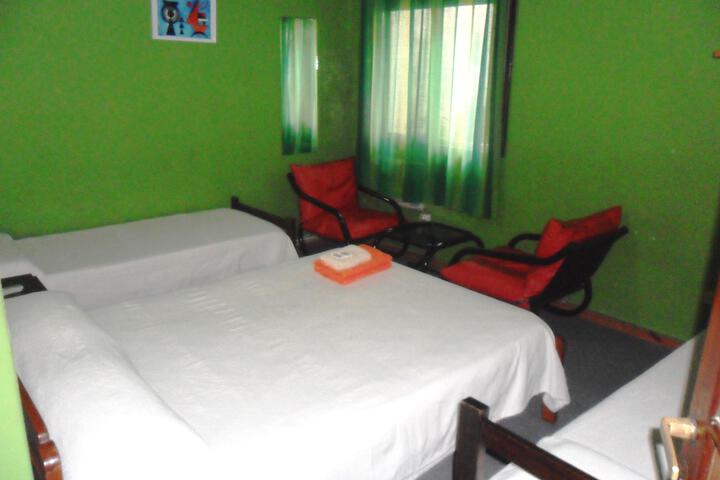 Room 7 of 18
