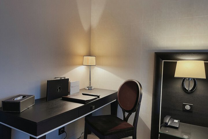 Room 22 of 37