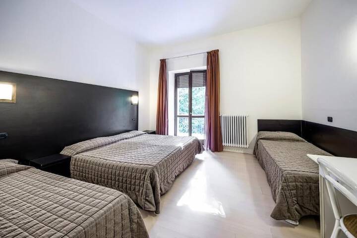Room 14 of 80