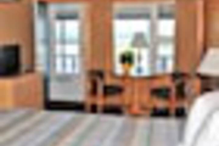 Room 8 of 15