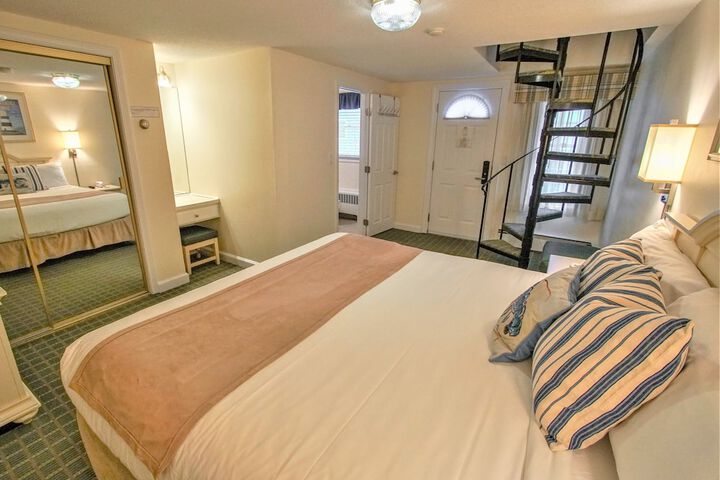 Room 5 of 32