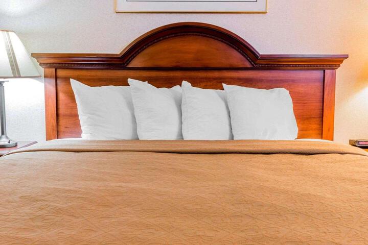 Standard | King Bed (1 of 6)