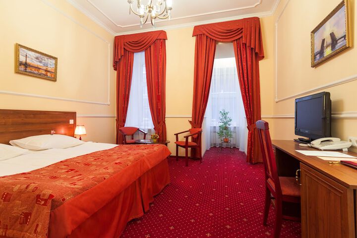 Room 4 of 23