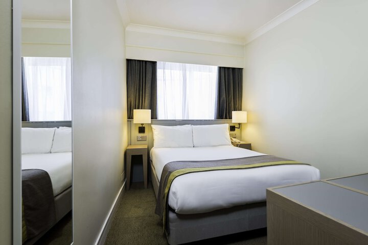 Room 4 of 19