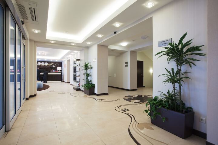 Hotel 2 of 72