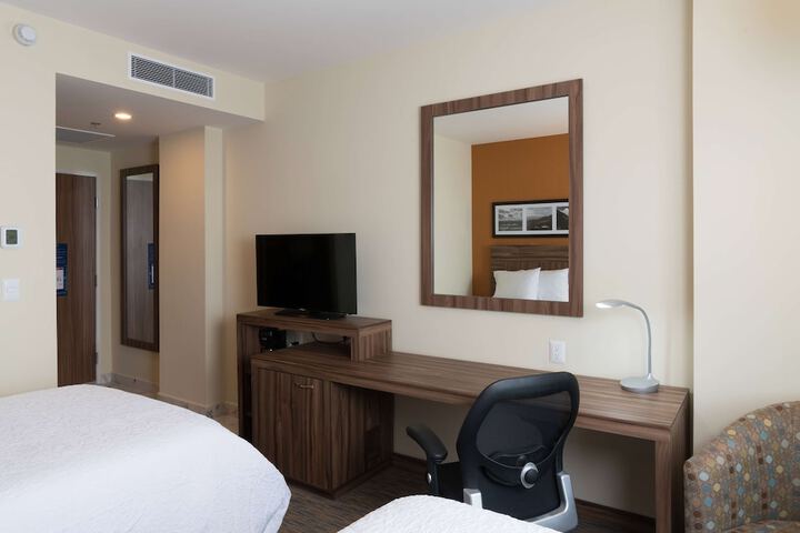 Room 13 of 42