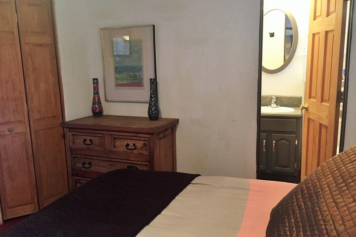 Room 16 of 80