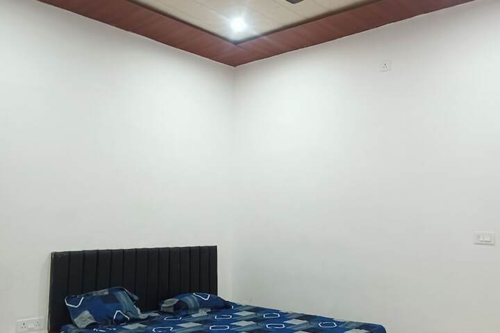 Room 16 of 36
