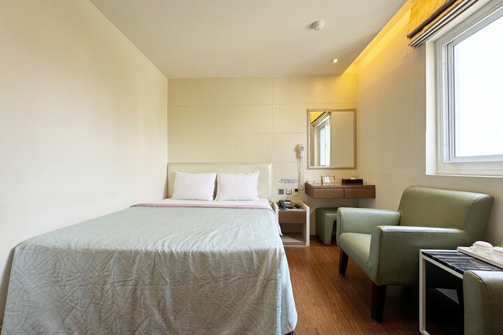 Room 45 of 160