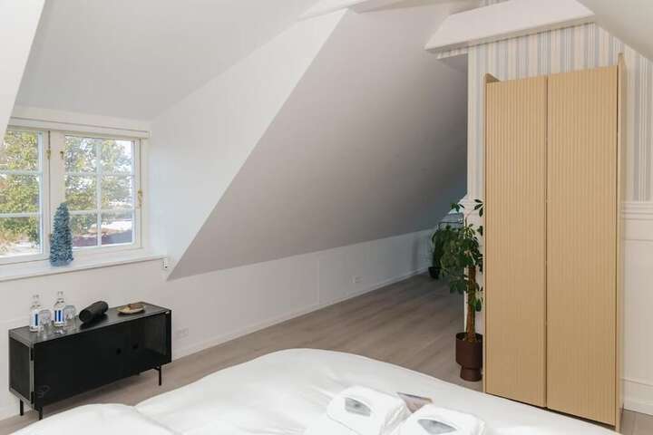 Room 5 of 69