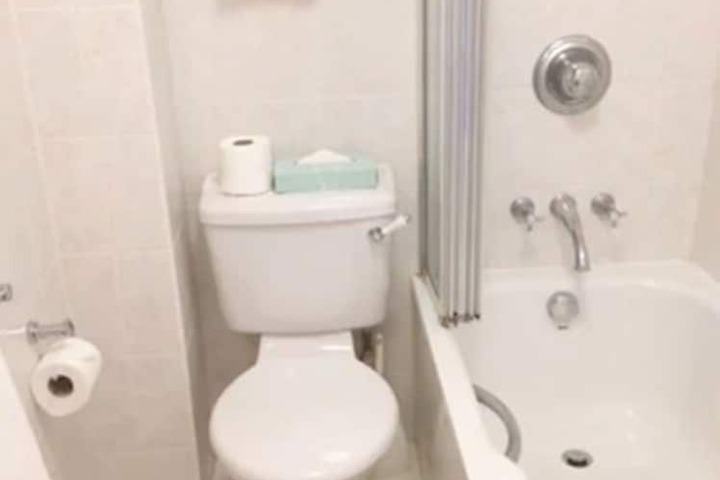 Room 8 of 23
