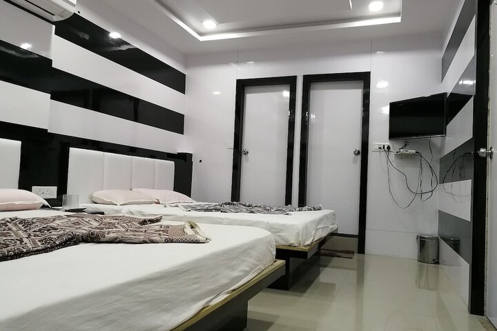 Room 7 of 27