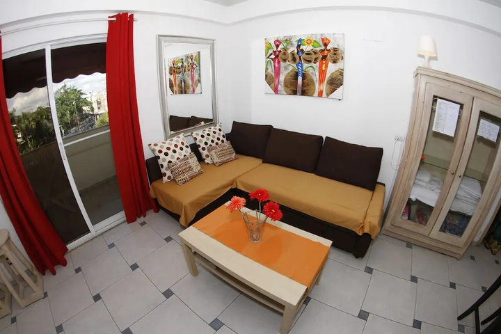 Room 12 of 23