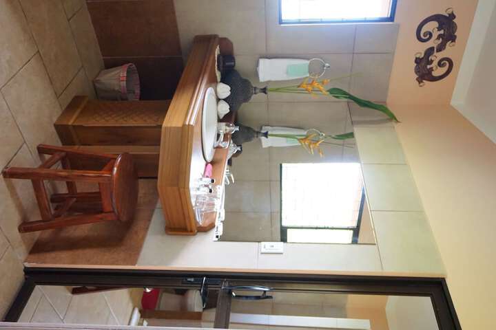 Room 17 of 25