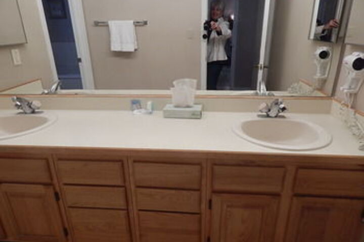 Room 25 of 139
