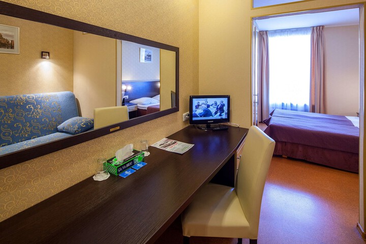 Room 4 of 51