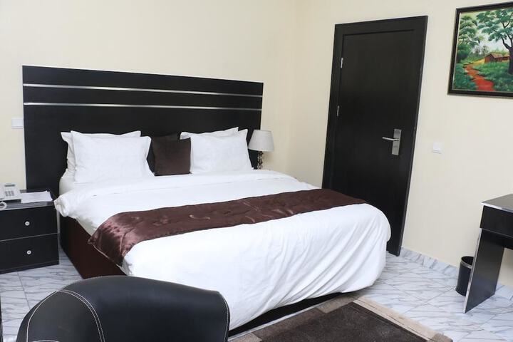 Room 9 of 20