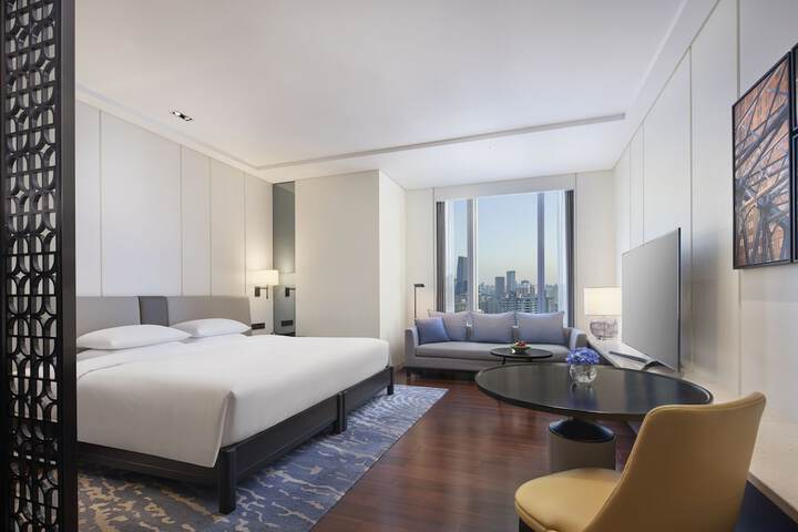 Room 16 of 48