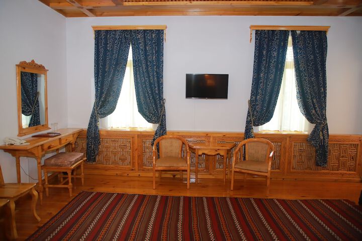 Room 9 of 91