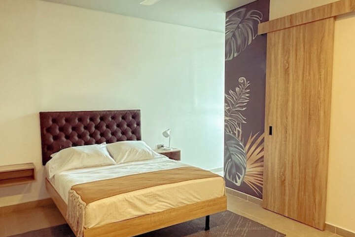 Room 11 of 33