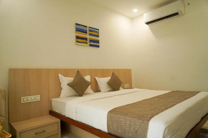 Room 6 of 27