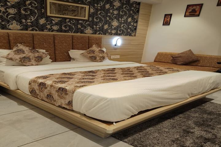 Room 14 of 29