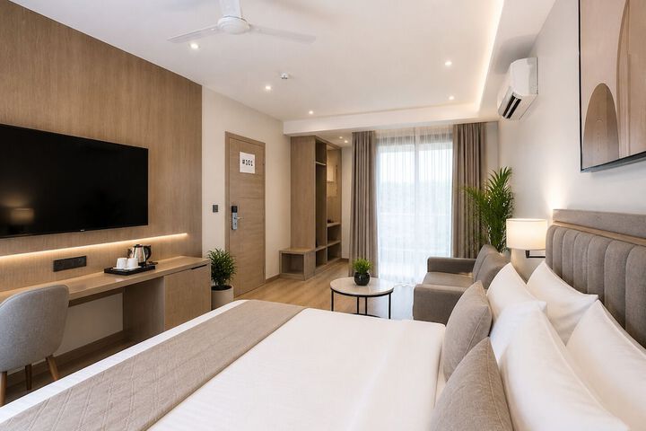 Room 4 of 15