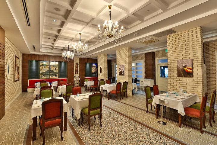 Dining 64 of 108