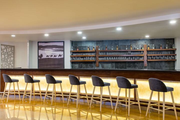 Lounge 133 of 149