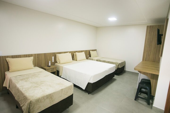 Room 32 of 85