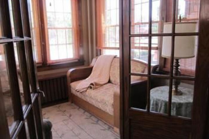 Room 9 of 31