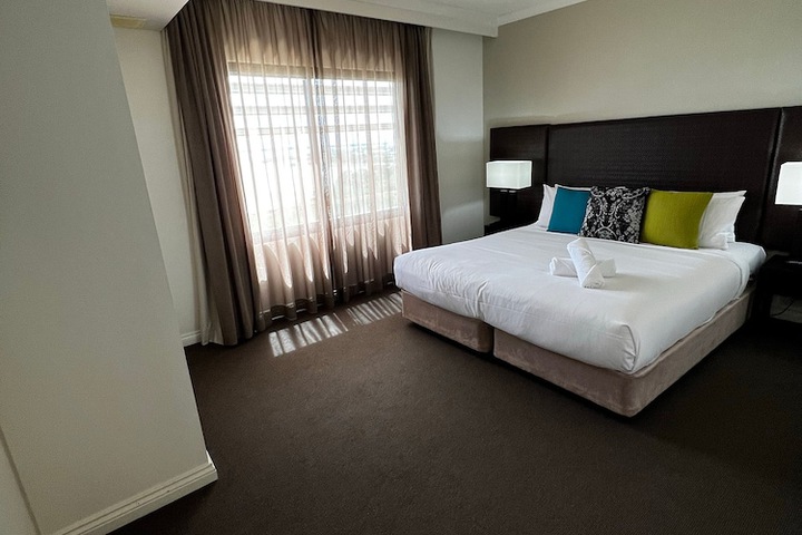 Room 7 of 16