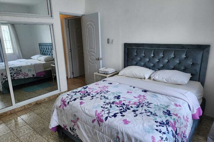 Room 7 of 25